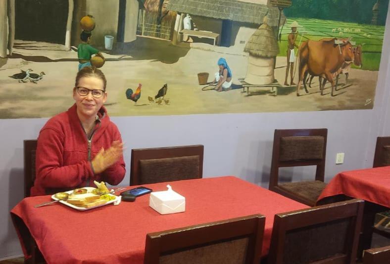 Hotel Namo Buddha ソーラハ エクステリア 写真
